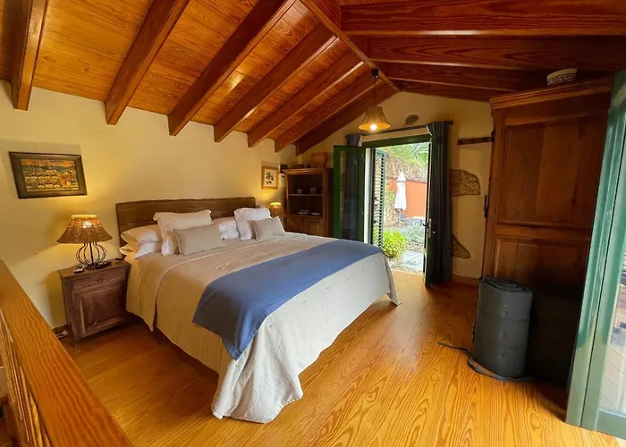 Duplex De Invitados En Medio Del Bosque
